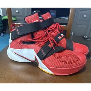 Nike LeBron Soldier 9 Size 13 Mens Basketball Sneakers University‎ Red